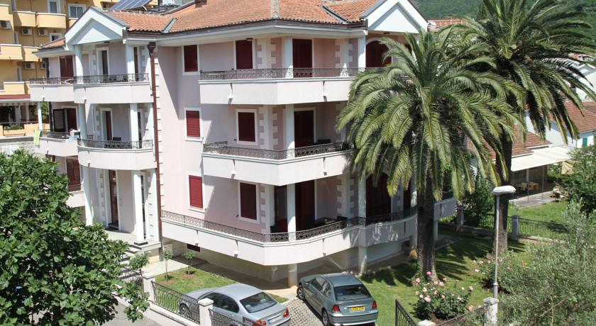 online rezervacije Monteroyale Apartment on Nikole Tesle
