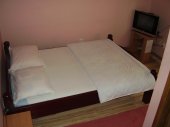 MOTEL   G R O F