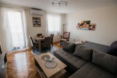 Ustanak Apartman