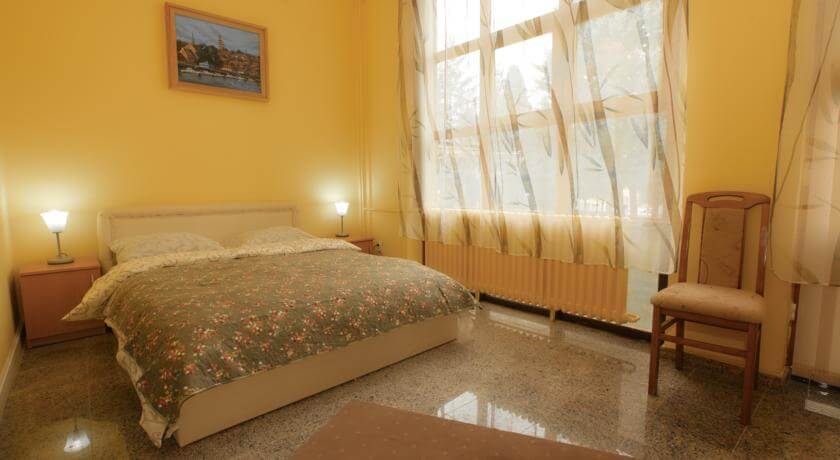 online rezervacije B&B Klub 011
