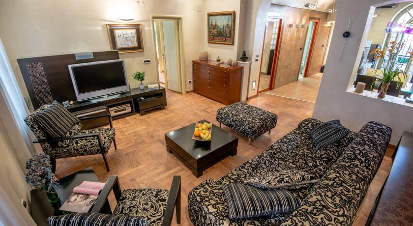 online rezervacije Royal Apartment
