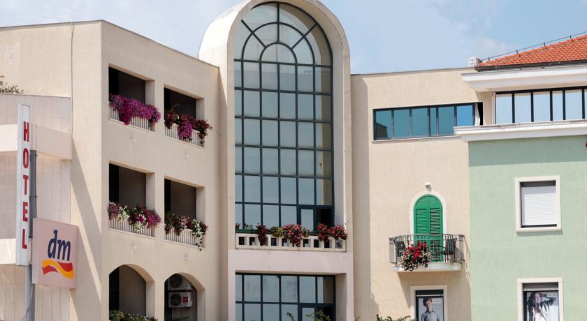 online rezervacije Aparthotel Bellevue Trogir