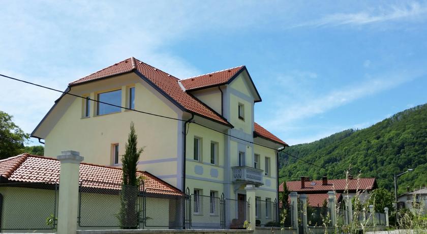 Apartments Volče